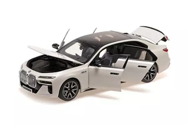 110023702 MINICHAMPS 1/18 BMW i7 M70 (G70) 2024 ホワイトメタリック