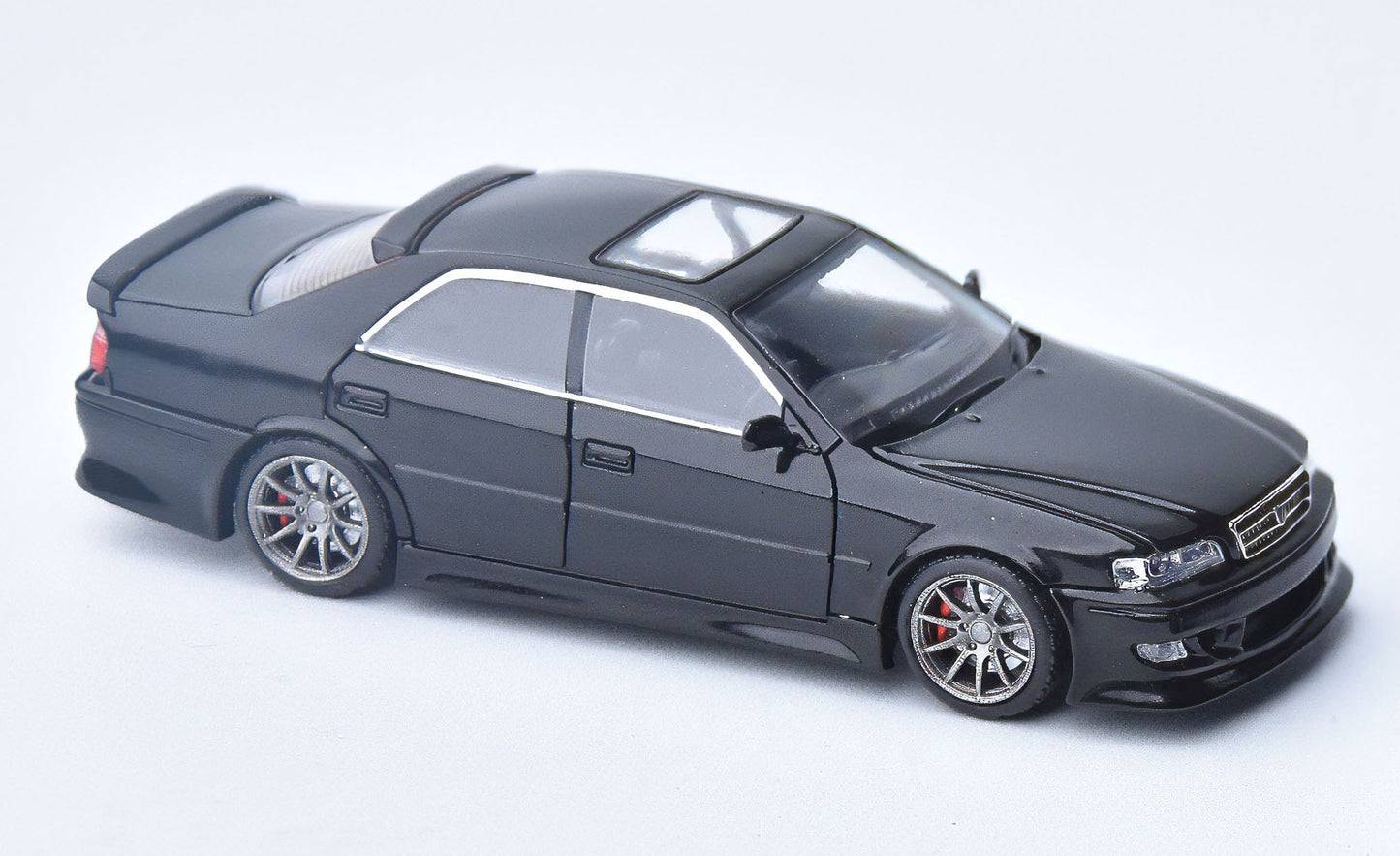 C33704 Focal Horizon x Model 1 1/64 Toyota Chaser JZX100 Custom Version Gloss Black