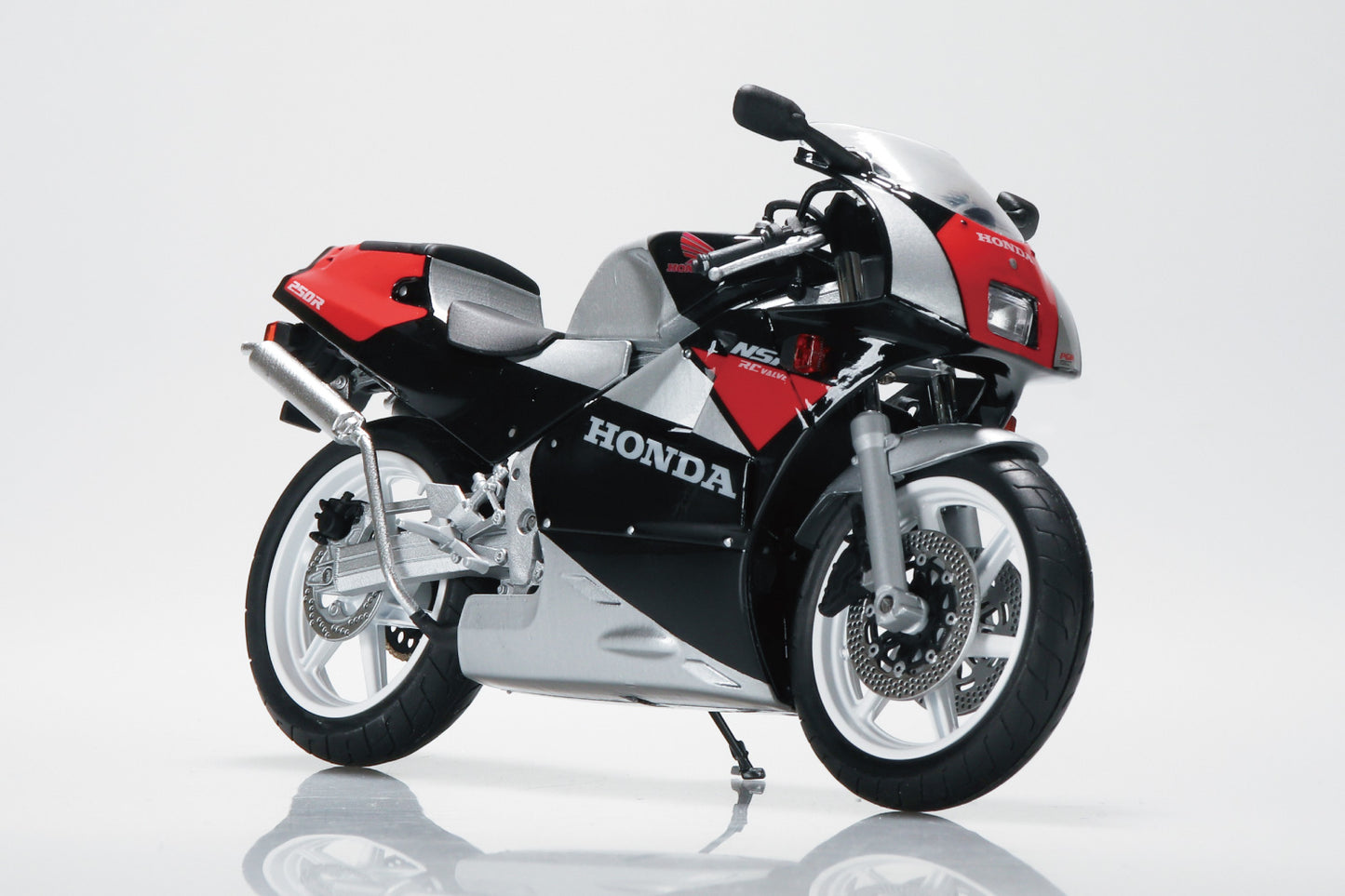1/12 完成品バイク Honda NSR250R '89 ブラック×シードシルバーメタリック