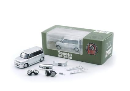 64B0379 BMC 1/64 トヨタ 2000 bB シルバー (RHD)