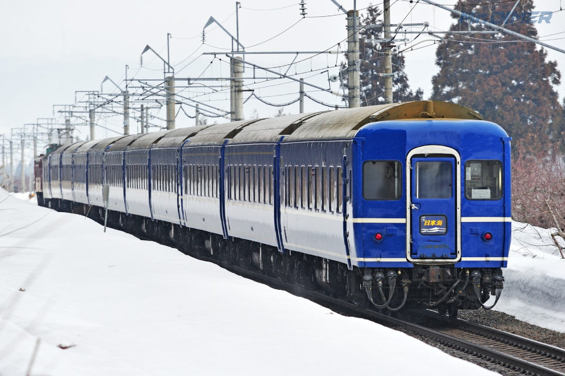 【MDR graph】＜24系の中でも初期車にあたる24形は白帯でした＞