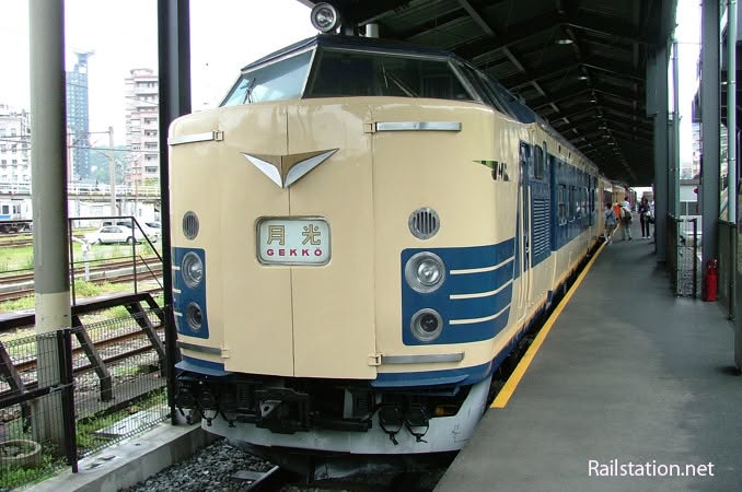史上最短距離を走る「夜行列車！？」エキスポドリーム号