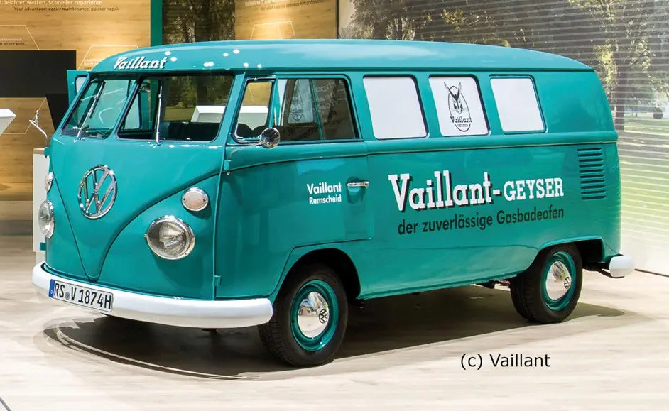 05648 1/24 VW T1バス ヴァリアント 150周年記念ギフトセット