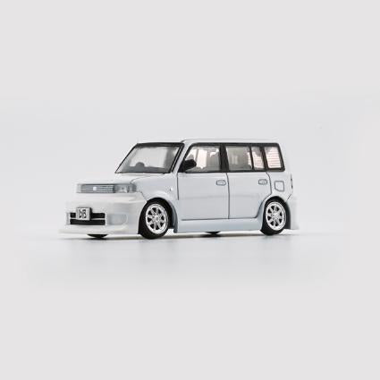 64B0374 BM CREATIONS 1/64 トヨタ 2000 BB ホワイト LHD