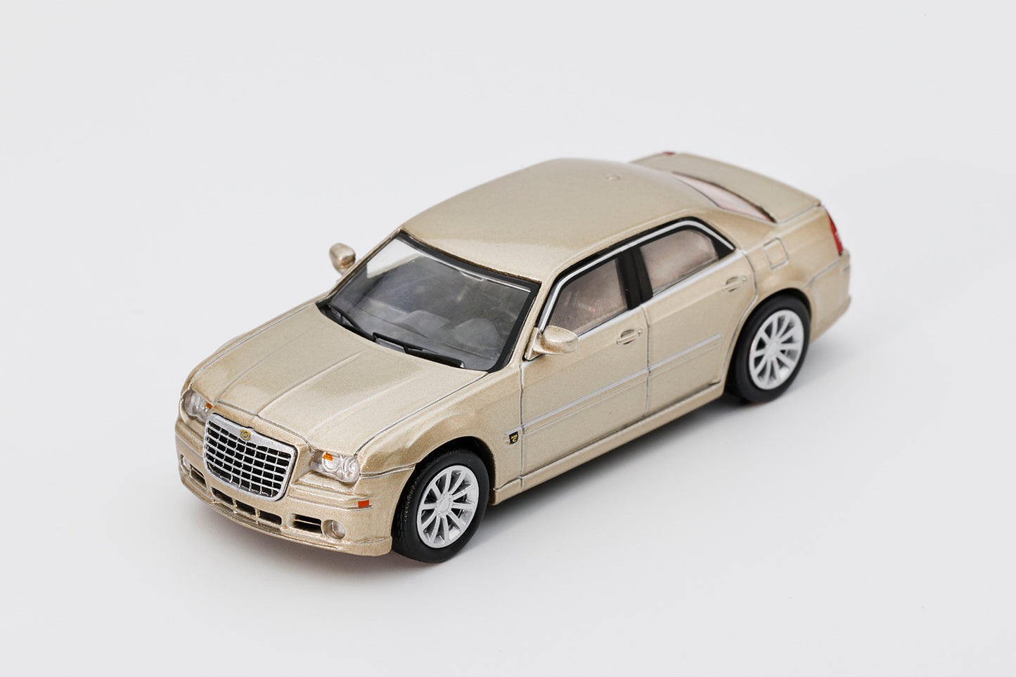 LL-056-282 DIE CAST TEAM 1/64 Chrysler 300C (LHD) ゴールド