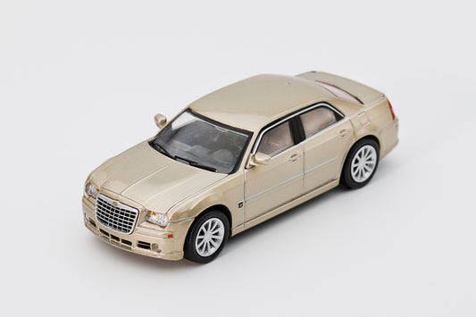 LL-056-282 DIE CAST TEAM 1/64 Chrysler 300C (LHD) ゴールド