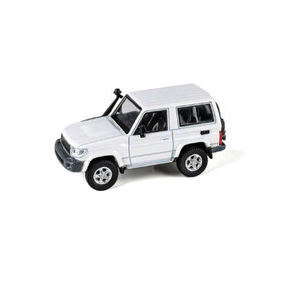 PA-65561 パラゴン 1/64 トヨタ ランドクルーザー 71 2014 SWB フレンチバニラ RHD